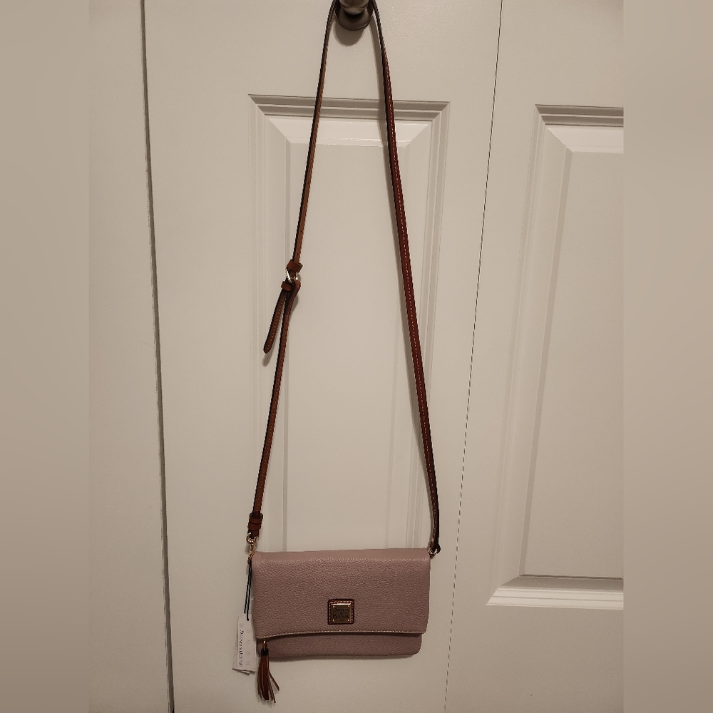 Dooney & Bourke Crossbody NWT Oyster (tan with a hint of purple)